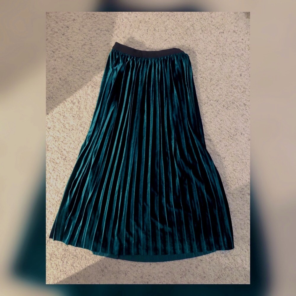 Beautiful Velvet Emerald Green Pleated Skirt